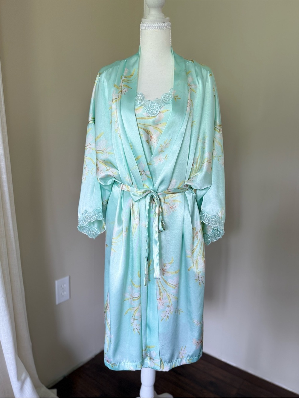 Vintage chemise robe set Mint Floral Satin Robe & Chemise Set Lace Trim Plus Siz - Picture 2 of 11